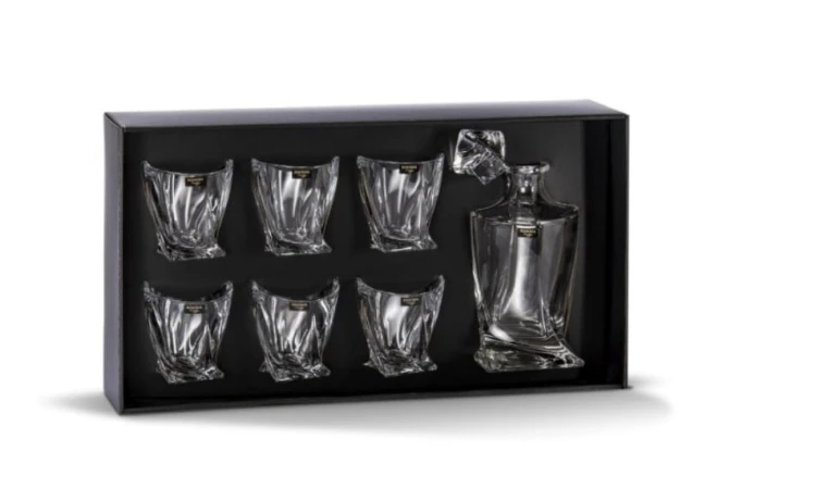 złote sztućce, modna porcelana, komplet sztućców 24 elementy, zestaw kieliszków do wina, porcelana bone china, elegancka zastawa stołowa, komplet sztućców 24 elementy, sklep z porcelaną, sklep z kieliszkami do wina.jpg