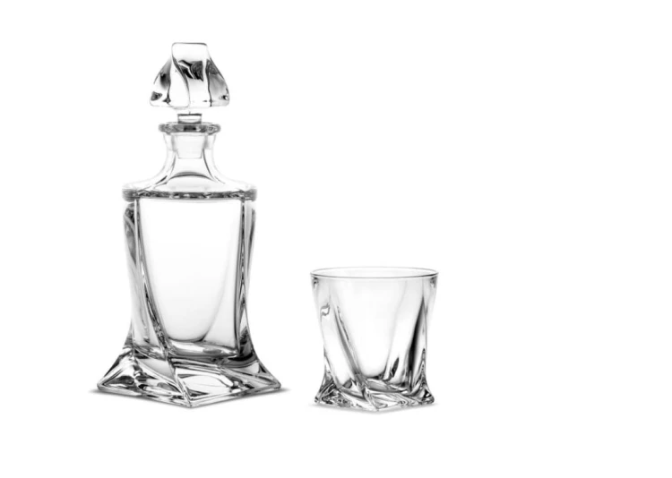 modna porcelana, amefa zestaw sztućców, talerze obiadowe, eleganckie kieliszki do wina czerwonego, komplet sztucców do restauracji, filiżanki porcelanowe na prezent, kieliszki kryształowe komplet, szklanki termiczne.jpg