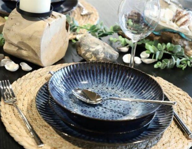 czarne sztućce, modna porcelana, talerze porcelanowe do zmywarkim, kieliszki do wina, kieliszki do szampana, kieliszki do whisky, szklanki do drinków, talerze deserowe, sklep z porcelaną.jpg