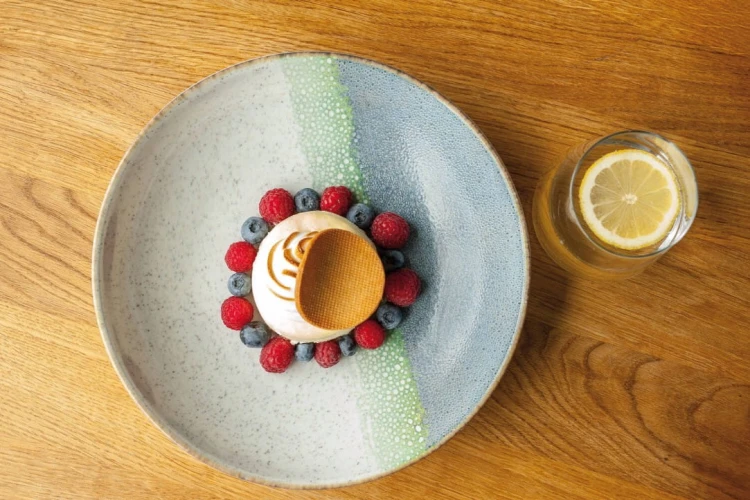 tania porcelana, biała porcelana, elegancka porcelana, porcelana biała, filiżanki do espresso, filiżanki do kawy, zastawa obiadowa, serwis kawowy, kubki porcelanowe, serwis obiadowy 12 osób, serwis obiadowy 6 osób.jpg