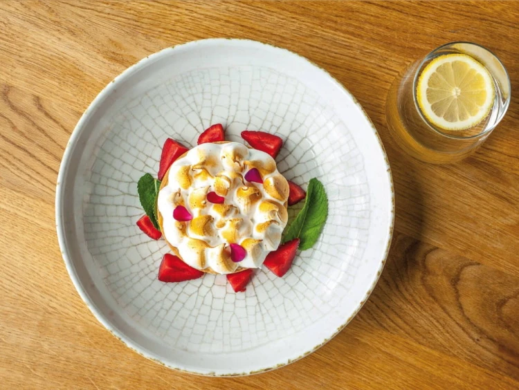 sklep z filiżankami, modna porcelana, serwis obiadowy porcelana biała, talerze obiadowe, zestaw porcelany, talerze porcelanowe do zmywarki, porcelana kremowa, komplet do herbaty porcelana, elegancka, porcelana na prezent,.jpg