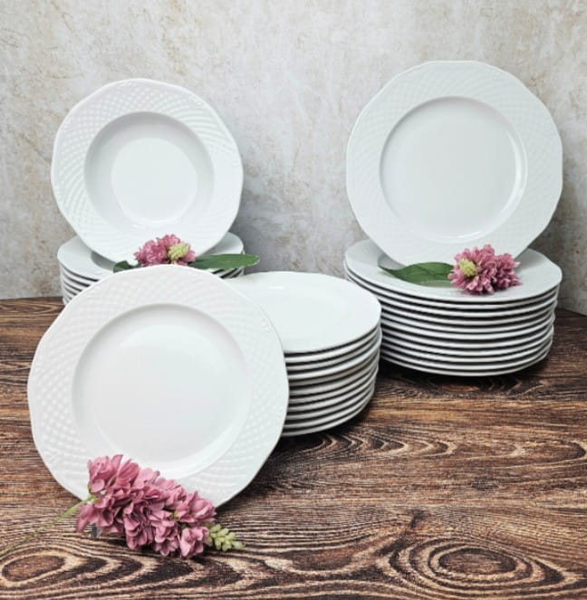 tania porcelana, biała porcelana, elegancka porcelana, porcelana biała, filiżanki do espresso, filiżanki do kawy, zastawa obiadowa, serwis kawowy, kubki porcelanowe, serwis obiadowy 12 osób, serwis obiadowy 6 osób.jpg