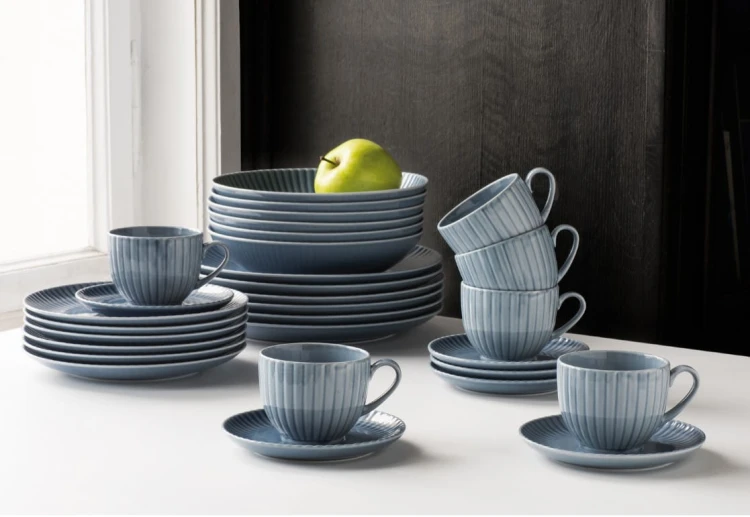 sklep z talerzami, modna porcelana, amefa zestaw sztućców, talerze obiadowe, zestaw porcelany, zastawa stołowa na 12 osób nowoczesna, sklep z porcelaną, porcelana kremowa, komplet do herbaty porcelana, elegancka,.jpg