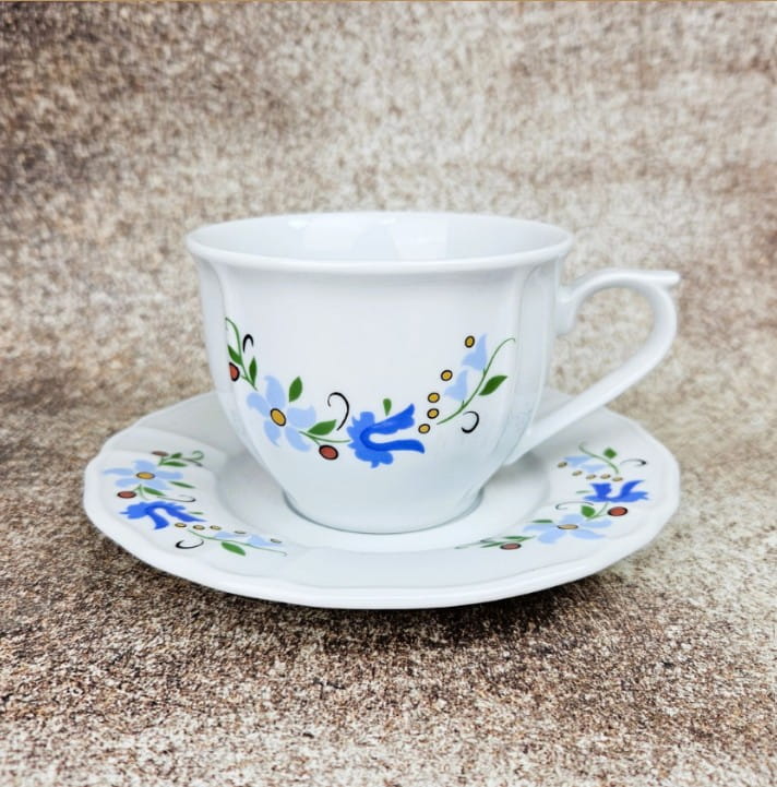 sklep z filiżankami, modna porcelana, serwis obiadowy porcelana biała, talerze obiadowe, zestaw porcelany, talerze porcelanowe do zmywarki, porcelana kremowa, komplet do herbaty porcelana, elegancka, porcelana na prezent,.jpg