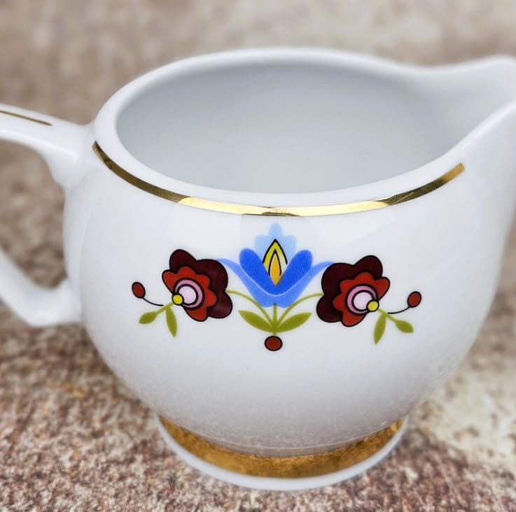 sklep z talerzami, modna porcelana, amefa zestaw sztućców, talerze obiadowe, zestaw porcelany, zastawa stołowa na 12 osób nowoczesna, sklep z porcelaną, porcelana kremowa, komplet do herbaty porcelana, elegancka,.jpg