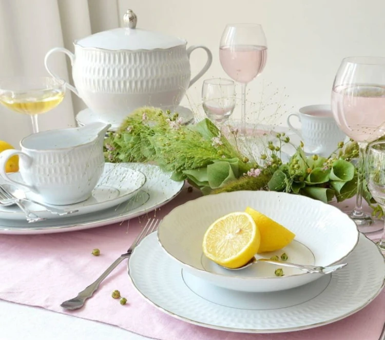 sklep z filiżankami, modna porcelana, serwis obiadowy porcelana biała, talerze obiadowe, zestaw porcelany, talerze porcelanowe do zmywarki, porcelana kremowa, komplet do herbaty porcelana, elegancka, porcelana na prezent,.jpg