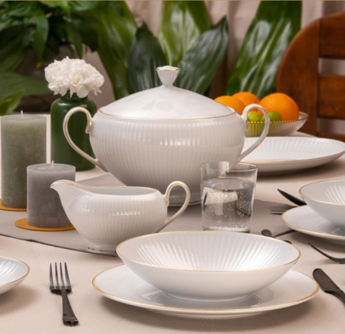 serwisy obiadowe, sklepy z kieliszkami, biała porcelana, białe talerze, białe filiżanki, sklepy z filiżankami, sklepy z talerzami, modna porcelana, modne talerze, modne kieliszki.jpg
