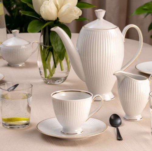 filiżanki porcelanowe, talerze porcelanowe, talerze do restauracji, serwisy obiadowe, komplety porcelany, zastawa stołowa, kieliszki do wina.jpg
