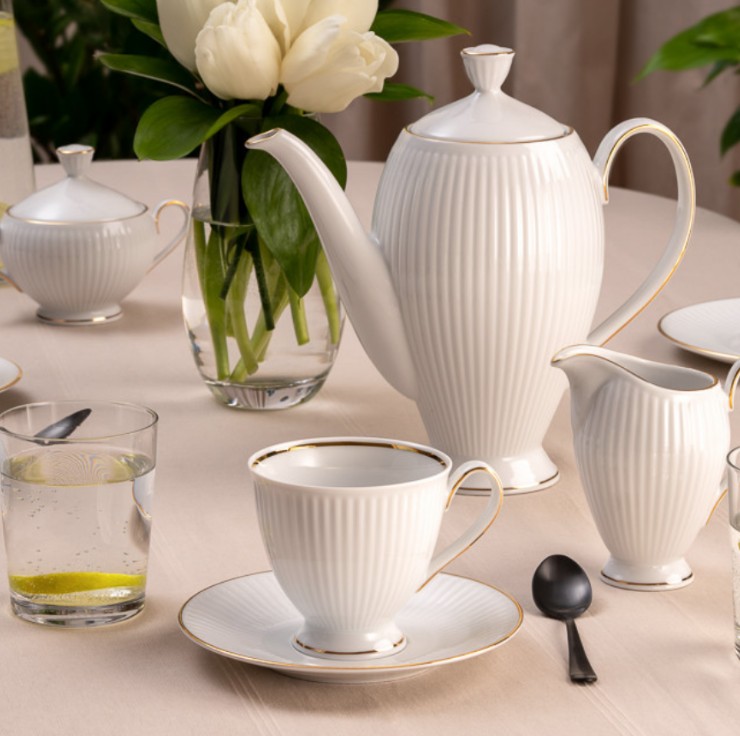 filiżanki porcelanowe, talerze porcelanowe, talerze do restauracji, serwisy obiadowe, komplety porcelany, zastawa stołowa, kieliszki do wina.jpg