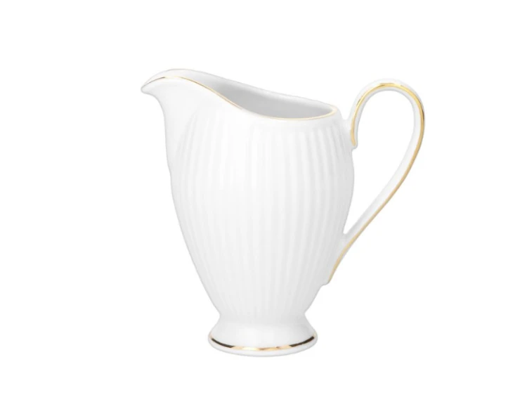 zastawy porcelanowe, talerze porcelanowe, talerze obiadowe, filiżanki porcelanowe, białe filiżanki, kieliszki do szampana, kieliszki do wina.jpg