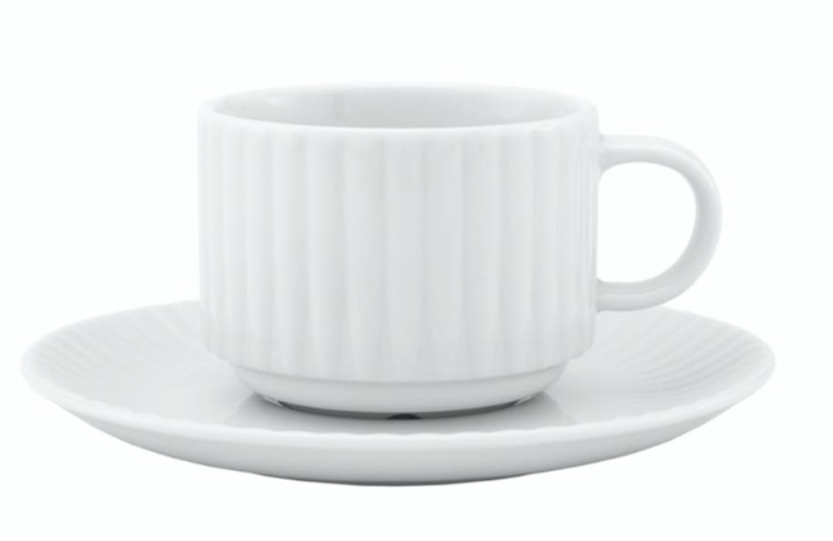 porcelanowa filiżanka, filiżanka z porcelany, sklep z porcelaną, modna porcelana, lubiana, sklepy z porcelaną, białe filiżanki, biala fili,żanka, modna filiżanka.jpg