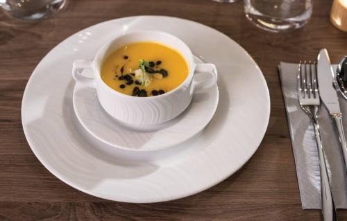 talerz, biały talerz, białe talerze, porcelanowe talerze, sklep z talerzami, modne talerze, lubiana, porcelanowe talerze, talerze z porcelany, .jpg