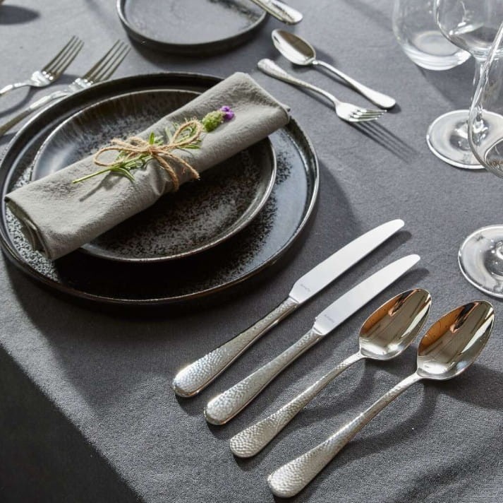 widelce, sztućce, kieliszki do wina, noże stołowe, kieliszki na wodę, modna porcelana, sklep z porcelaną, kieliszki do wina, kieliszki na wodę.jpg