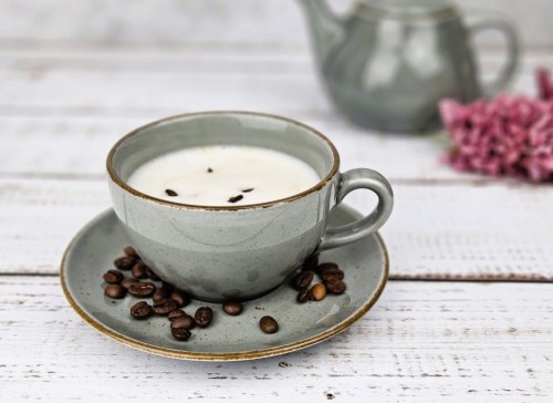 kieliszki do wina, sztućce, białe talerze, modne talerze, sklep z porcelaną, niebieskie filiżanki, szklanki na wodę, jasne filiżanki, filiżanka do herbaty, niebieska, białe filiżanki, kubek na herbatę,.jpg