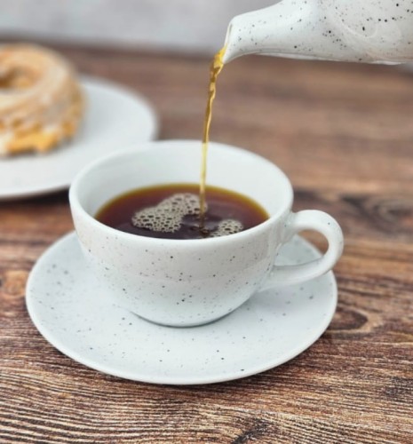 kieliszki do wina, sztućce, białe talerze, modne talerze, sklep z porcelaną, niebieskie filiżanki, szklanki na wodę, filiżanki,  kubki, jasne filiżanki, filiżanka do herbaty, niebieska, białe filiżanki, kubek na herbatę,.jpg