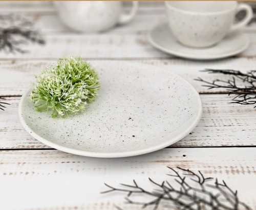 sklep z porcelaną, sklepy z porcelaną, modne talerz, modna porcelana, kieliszki do wina, biały talerz, filiżanki,  sklep z talerzami, sklep z filiżankami, .jpg