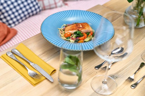 sklep z porcelaną, sklepy z porcelaną, modne talerz, modna porcelana, kieliszki do wina, biały, sklep z talerzami, sklep z filiżankami, .jpg