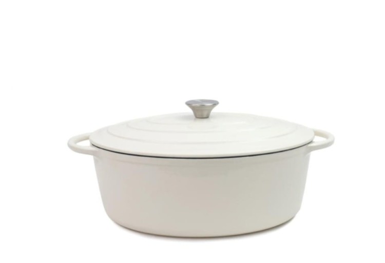 filiżanki, garnki, patelnie, talerze, salaterki, kieliszki do wina, półmiski, biała porcelana,  filiżanki do kawy, sklepy z porcelaną, .jpg