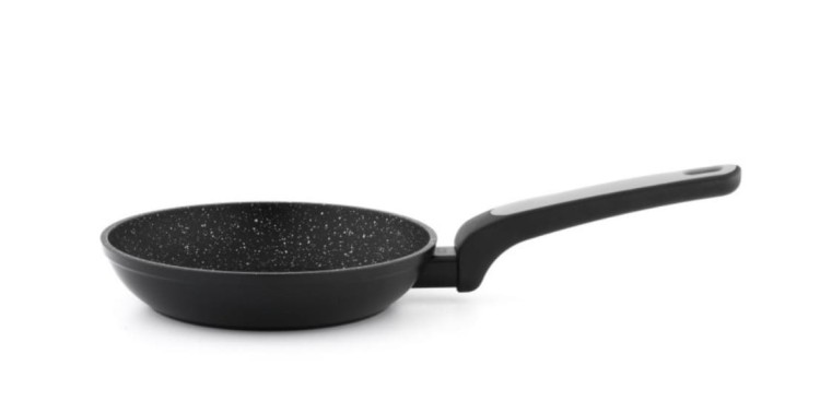 garnki, patelnie, sklepy z patelniami, sklepy z garnkami, patelnia, filiżanki, sklepy z porcelaną, talerze, talerze zestawy.jpg