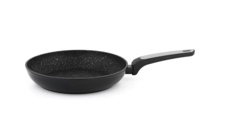 patelnie, sklepy z garnkami, kieliszki do wina, kieliszki do szampana, garnki, patelnia, kieliszek,  kieliszki do likieru, patelnia, filiżanki, sklepy z porcelaną, talerze, talerze zestawy.jpg