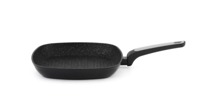 kieliszki do wina, sklep z kieliszkami, kieliszki do szampana, filiżanki, filiżanki porcelanowe, sklep z porcelaną, sklep z talerzami, widelce, noże kuchenne.jpg