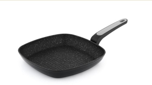 kieliszki do szampana, filiżanki, filiżanki porcelanowe, sklep z porcelaną, sklep z talerzami, widelce, noże kuchenne.jpg