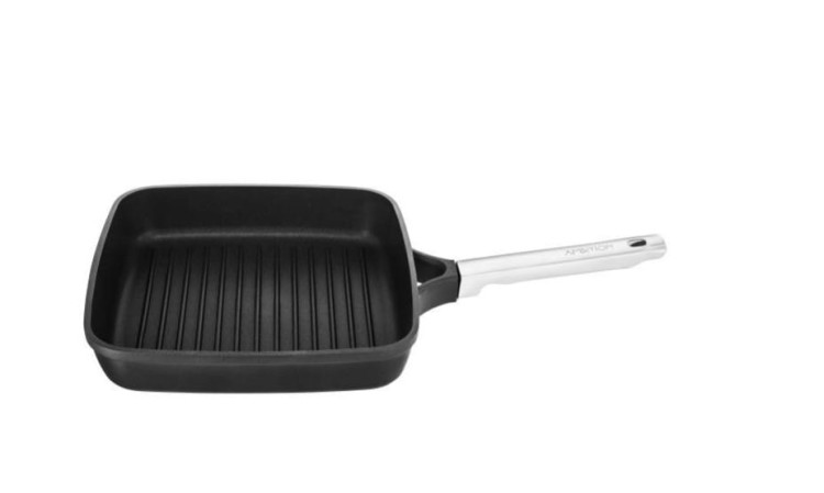 kieliszki do szampana, filiżanki, filiżanki porcelanowe, sklep z porcelaną, sklep z talerzami, widelce, noże kuchenne.jpg