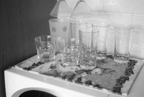 Nowoczesne szklanki – stylowe szkło do codziennego użytku i eleganckich spotkań